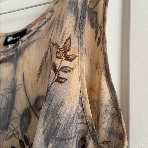 FIRST OPTION TOO Women’s Tan Floral Trees Sleeveless Blouse-PLUS 3X - Picture 6 of 8